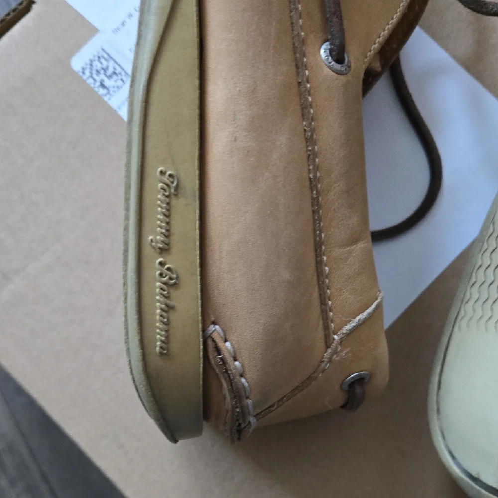 Tommy Bahama Men's Tan Boat Shoes sz. 9.5 Docksider